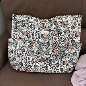 Barely used Vera Bradley tote bag